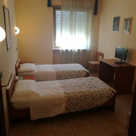Fausto Hotel *