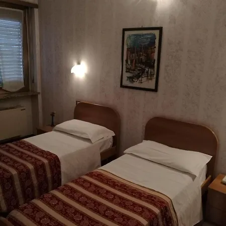 Fausto Hotel